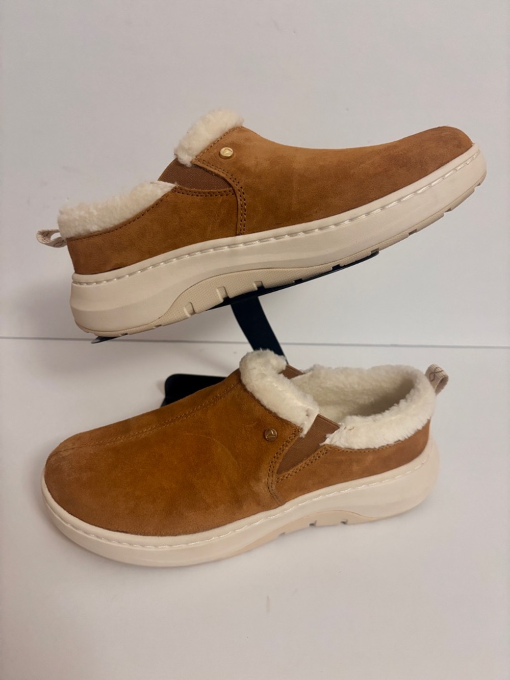 Architect Minnetonka Women's Emerson slippers size 7